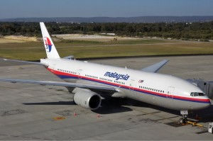 Malaysia_Airlines_Boeing_777-200ER_PER_Koch-1